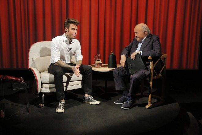 Fedez: si racconta a L’Intervista di Maurizio Costanzo article-post