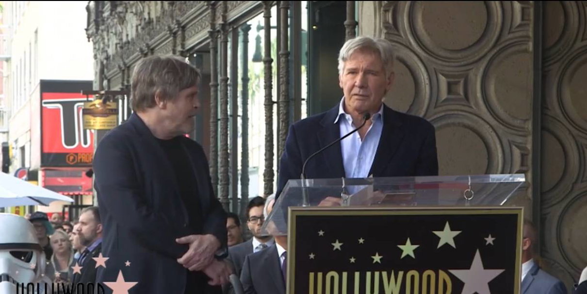 Star Wars: Mark Hamill riceve la stella sulla Walk of Fame, Harrison Ford ricorda Carrie Fisher article-post
