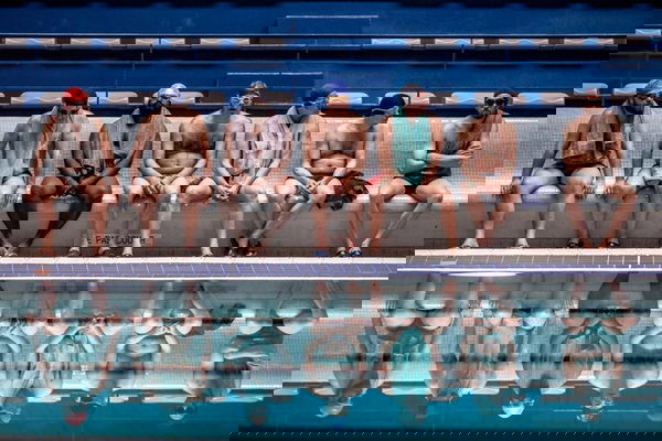 7 uomini a mollo: Recensione, “nuota o affoga !”