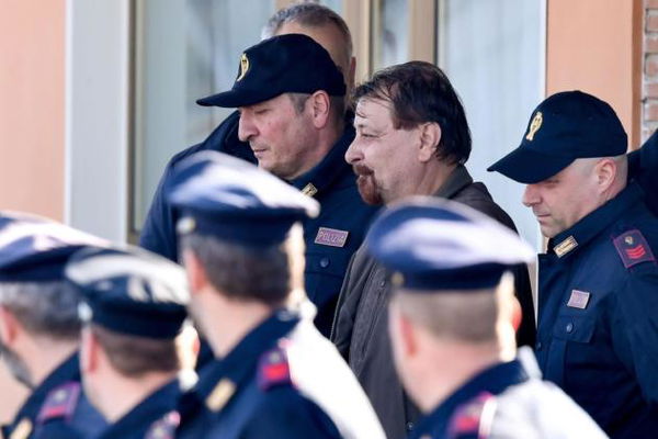 Cosa ha detto davvero Cesare Battisti nel suo interrogatorio