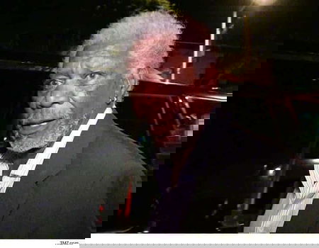 Morgan Freeman: L’attore accusato di molestie da otto donne chiede scusa article-post