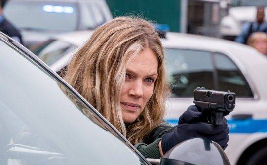 Chicago PD: Tracy Spiridakos e la reazione di Burgess alla relazione tra Upton e Ruzek