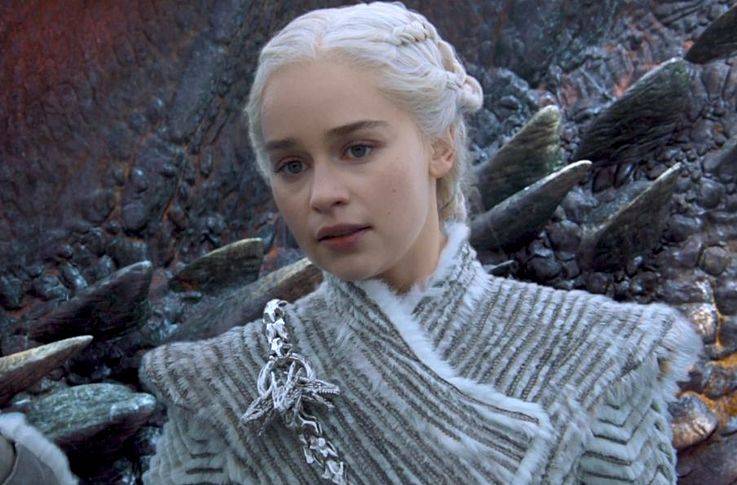 Game of Thrones 8: Emilia Clarke conferma che i fan saranno divisi dal finale article-post