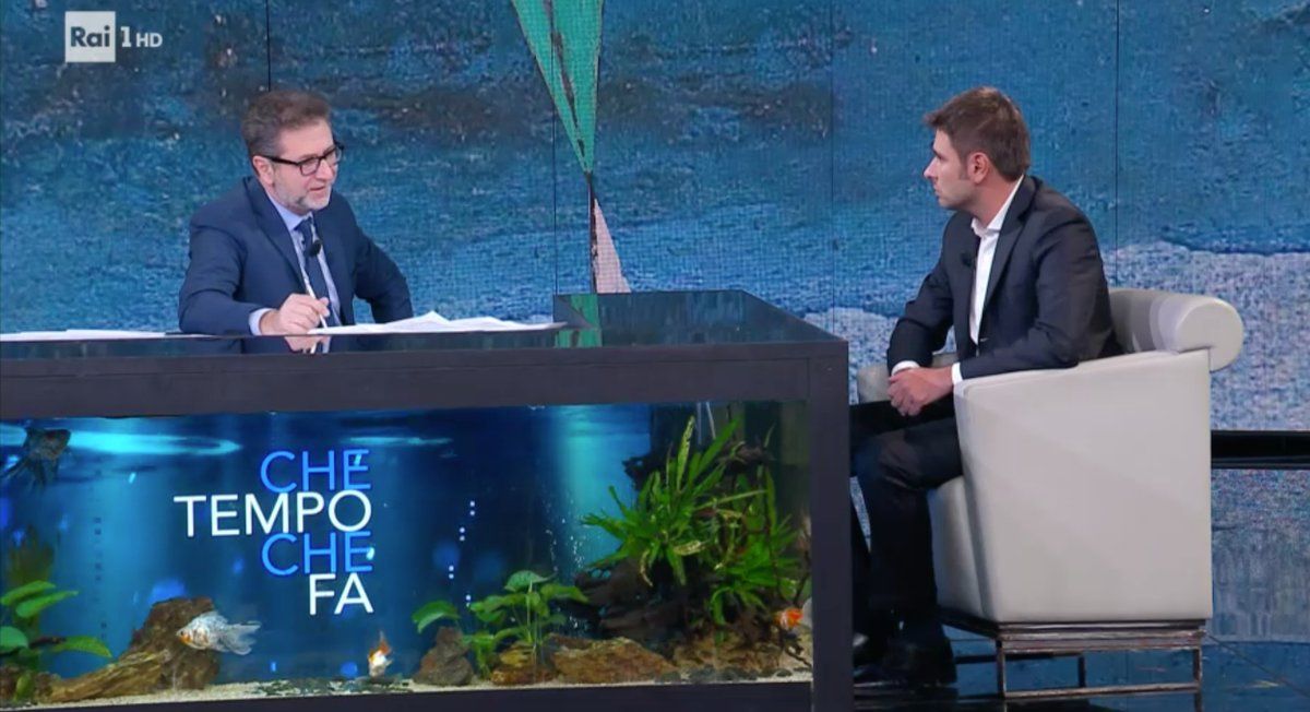 Per Di Battista «la democrazia rappresentativa sarà obsoleta come la monarchia assoluta» article-post