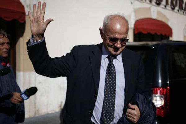 Lannutti chiede scusa: «Non ce l’avevo con gli ebrei, anzi»