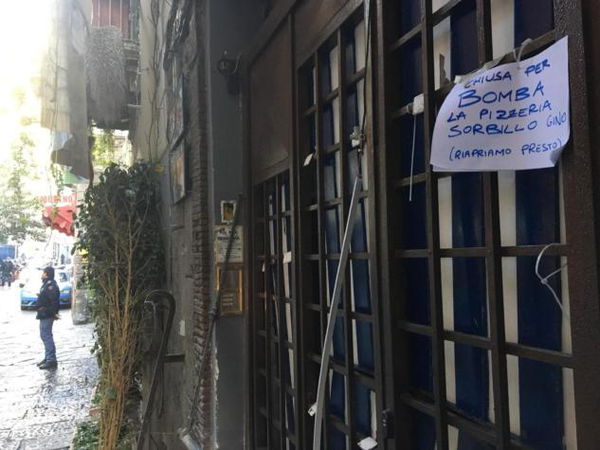 Gino Sorbillo: «La bomba davanti la mia pizzeria è opera della camorra»