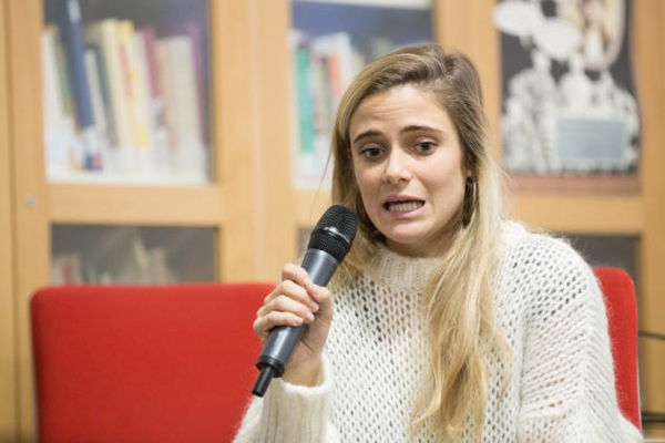 Giorgia Linardi, portavoce di Sea Watch: «Ricoperta da insulti sessisti sui social»