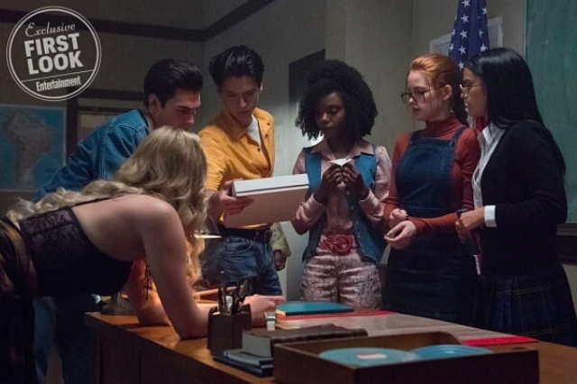 Riverdale: I giovani protagonisti interpreteranno i loro genitori nell’episodio flashback della serie article-post