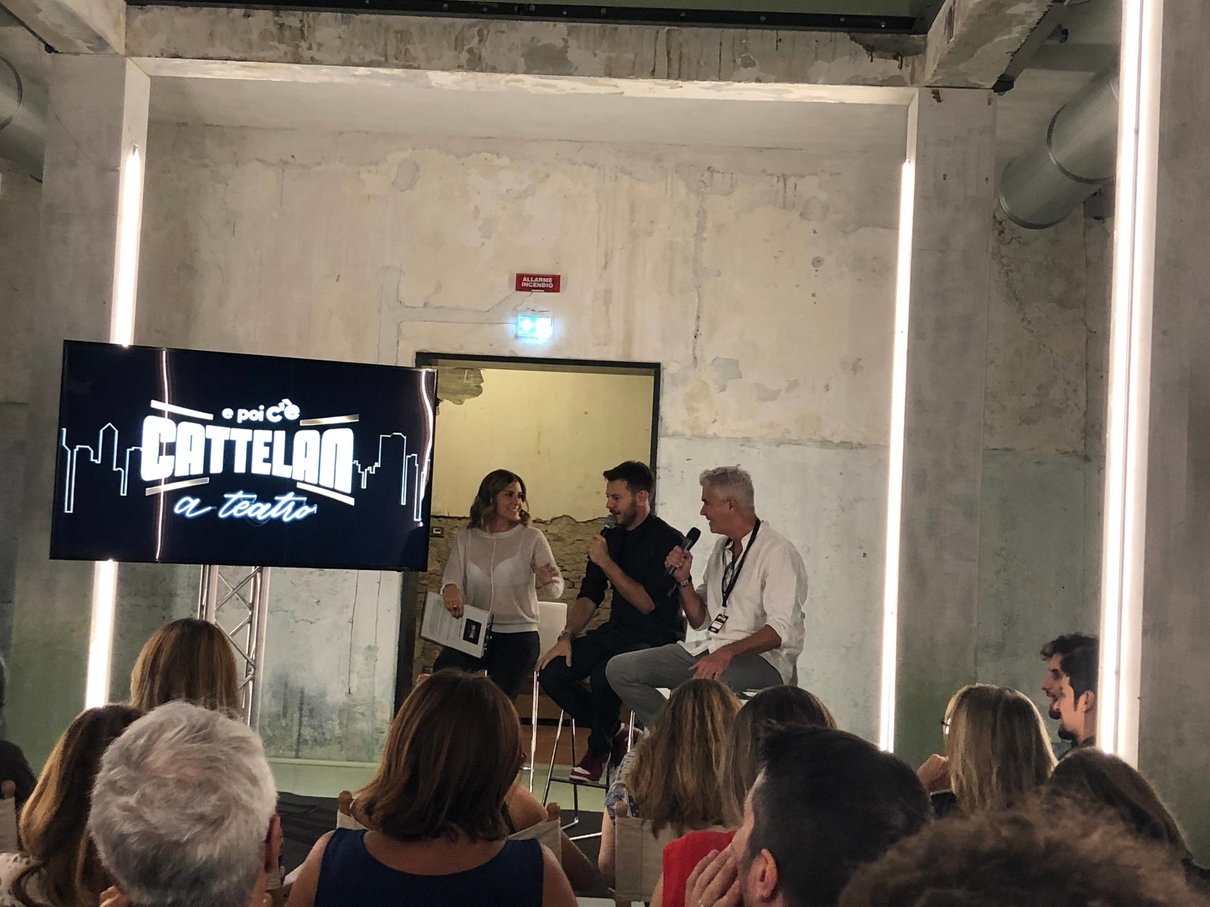 E Poi C’è Cattelan 2018: La conferenza stampa della nuova stagione a teatro article-post