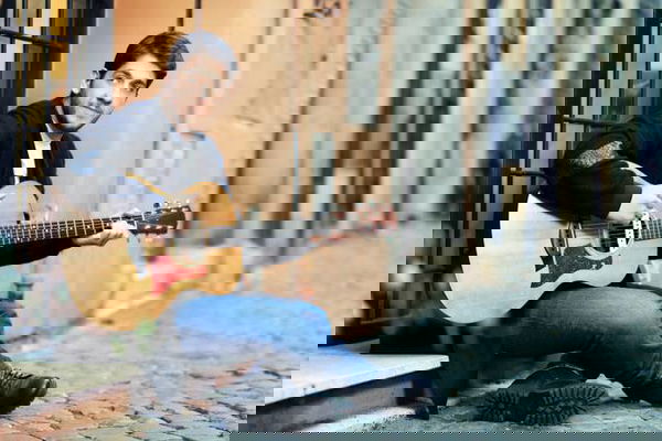 A Mano Disarmata: La colonna sonora è di Mirkoeilcane