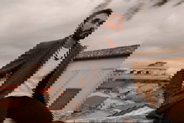 Modigliani: Il singolo d’esordio del cantautore sardo è “Canzoni Indie”