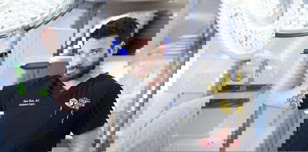 Chicago Med 4: Una verità da rivelare e problemi per Connor e Ava