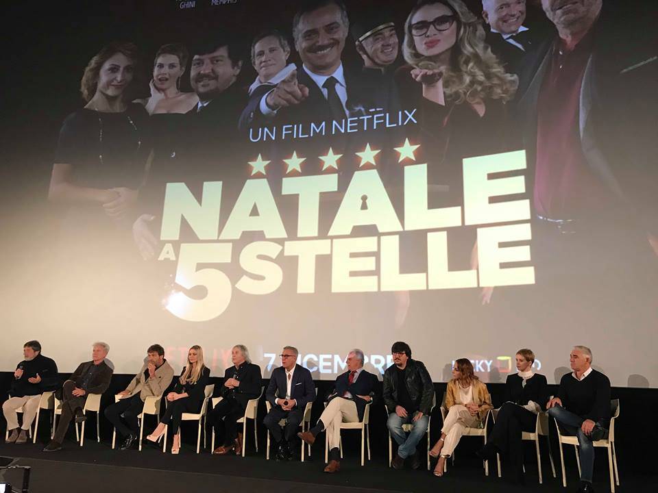 Natale a 5 Stelle Enrico Vanzina e il cast presentano il film Netflix Giornalettismo Natale a 5 Stelle Enrico Vanzina e il cast presentano il film Netflix Giornalettismo
