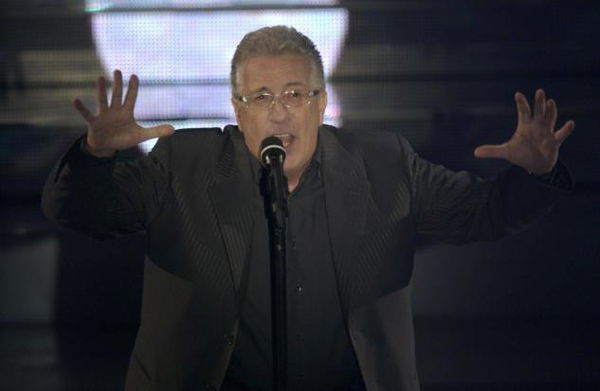 Peppino di Capri sta dalla parte di Salvini, ma andò a Sanremo 2001 con un brano sui migranti