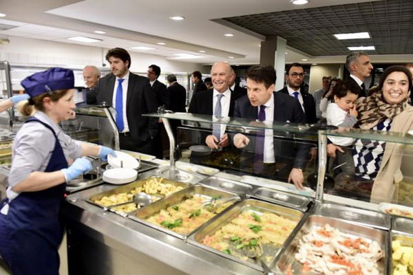 Giuseppe Conte sostiene che la recessione sia colpa della guerra dei dazi