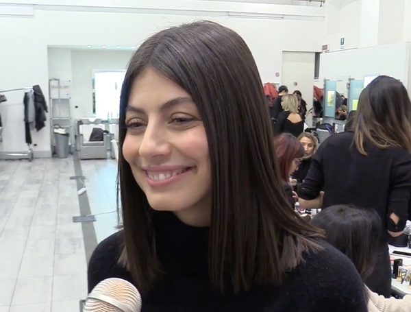 Alessandra Mastronardi intervista “Stare bene segreto per la bellezza, a Natale col mio amore” | VIDEO