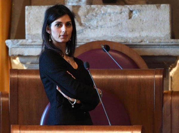 Raggi, i magistrati fanno ricorso contro l’assoluzione in primo grado per falso