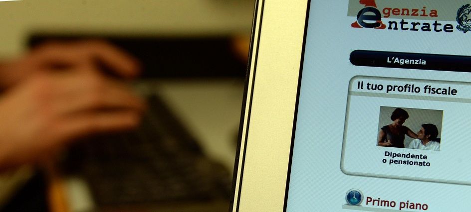 «Ho il mal di testa»: il disagio per la fatturazione elettronica corre sui social article-post