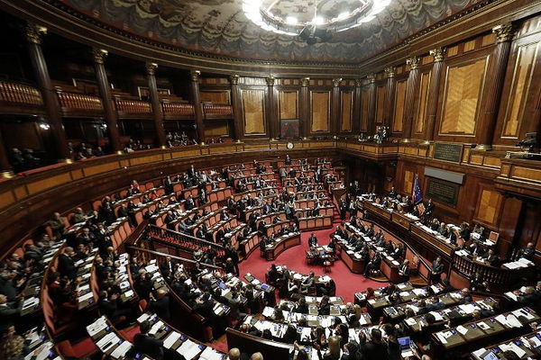 La maggioranza che balla al Senato: con le espulsioni M5S solo 2 voti dal quorum