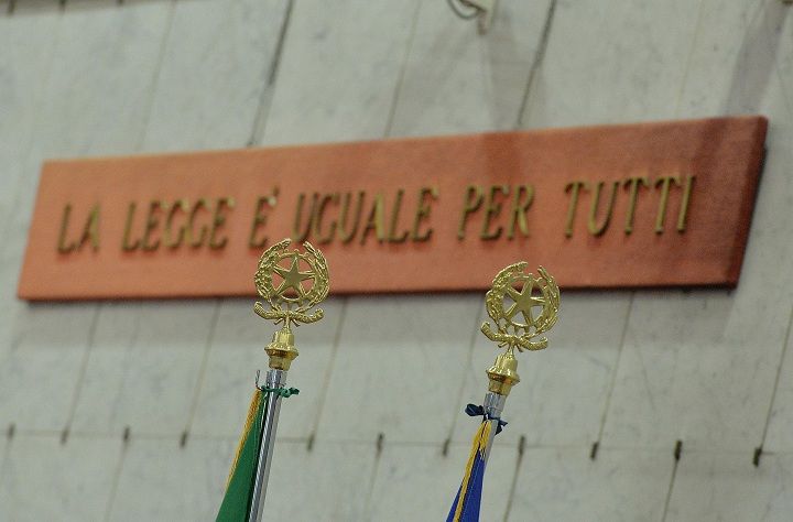 Calabria, 15 magistrati indagati per gravi reati: dal favoreggiamento mafioso alla corruzione article-post