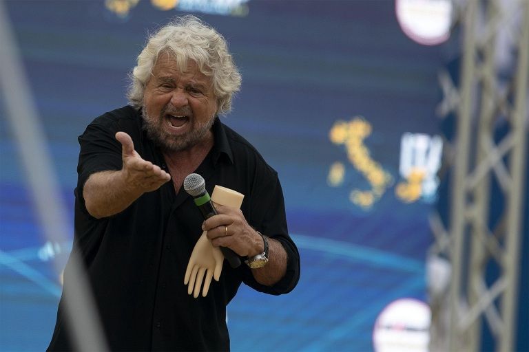 A Beppe Grillo non piace il quesito del M5S per la votazione Rousseau su Salvini article-post