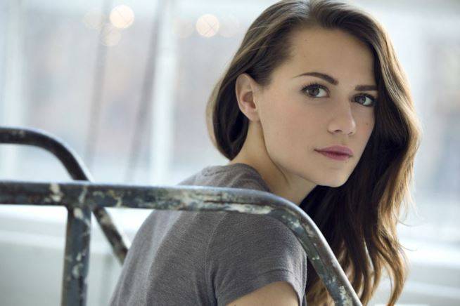 Suits: Bethany Joy Lenz entra nel cast del primo spinoff come series regular article-post