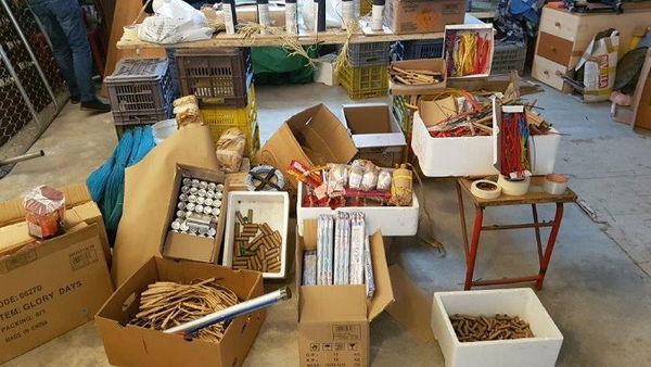 Napoli, ragazzino di 11 anni raccoglie un petardo inesploso: dita amputate