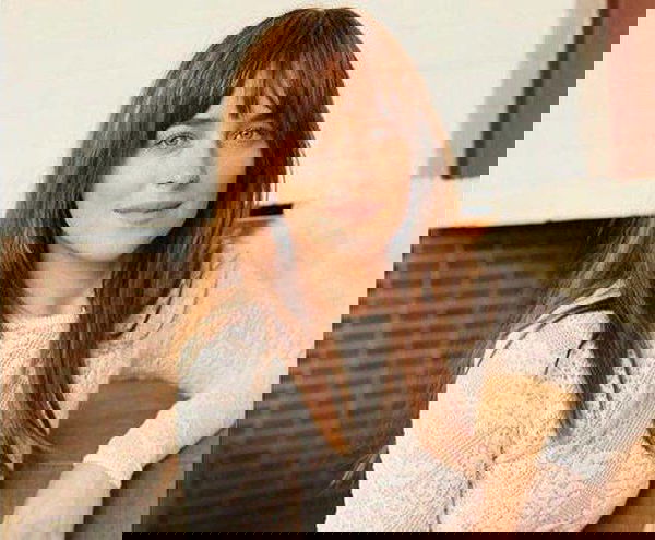 Dakota Johnson dà il suo numero di cellulare alle donne vittime di violenza