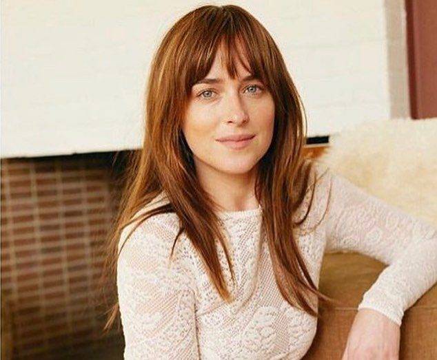 Dakota Johnson dà il suo numero di cellulare alle donne vittime di violenza article-post