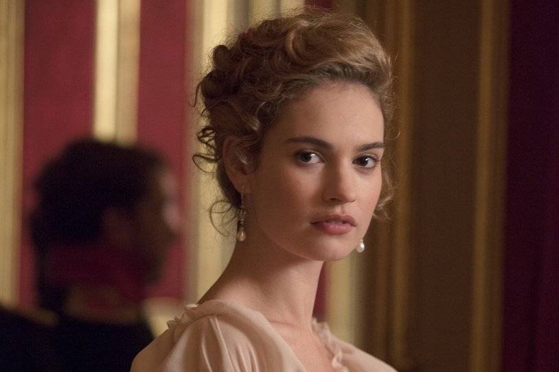 Downton Abbey: Julian Fellowes spiega perché non ci sarà Lily James article-post