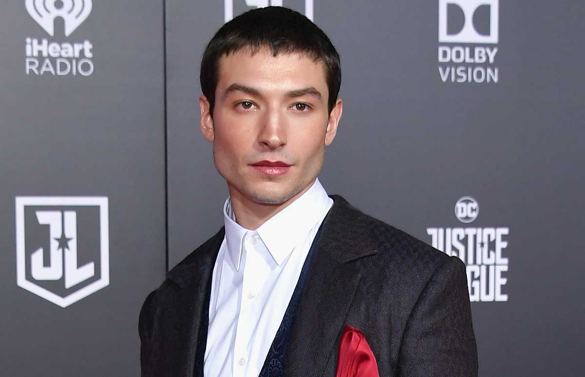Animali fantastici: I Crimini di Grindelwald, Ezra Miller commenta il colpo di scena finale article-post