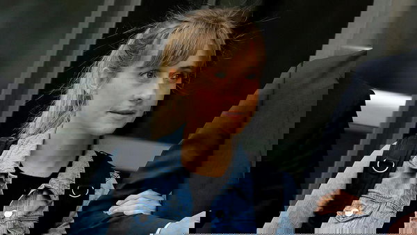 Allison Mack ai domiciliari: l’attrice rilasciata dietro una cauzione di 5 milioni dollari