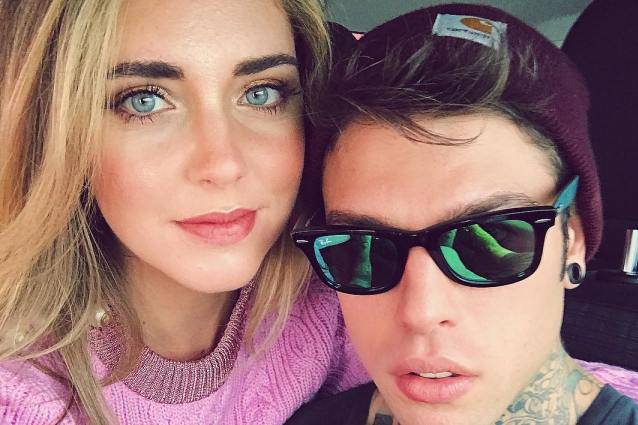 La nuova canzone di Fedez con attacco a Salvini e Gasparri e omaggio alle bimbe di Conte article-post