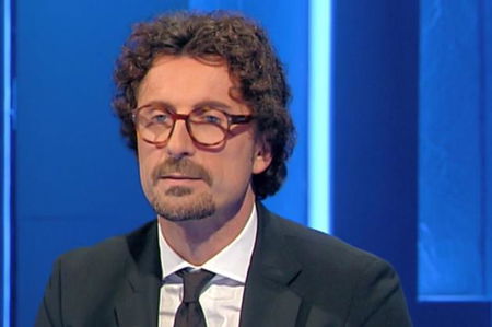 Toninelli si confonde in diretta sui costi del tunnel della Tav | VIDEO article-post