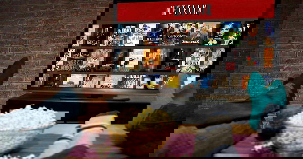 Netflix: paga chi fa le maratone di Serie TV
