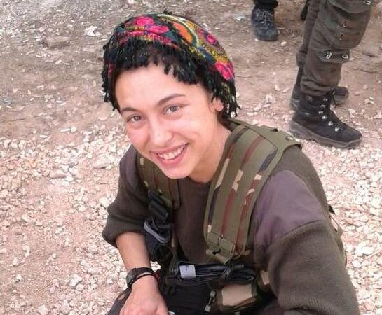 Eddi e i ragazzi di Torino che rischiano la sorveglianza speciale per aver combattuto l’Isis