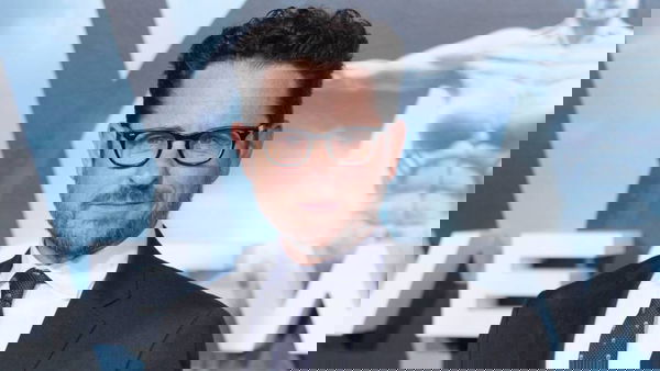 J.J Abrams scrive una nuova serie sci-fi, sfida tra Apple e HBO