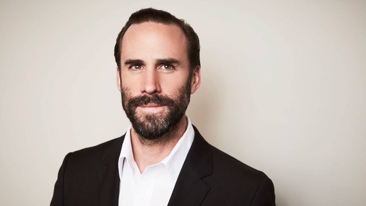 The Handmaid’s Tale 2: Joseph Fiennes rivela la scena che si è rifiutato di girare article-post