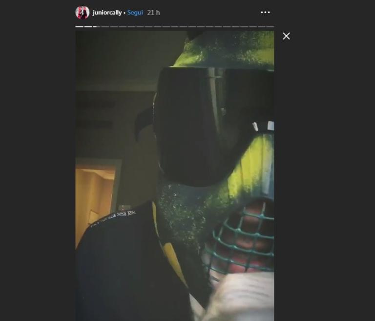 Junior Cally attacca BitchyF e i fan lo seguono con insulti omofobi