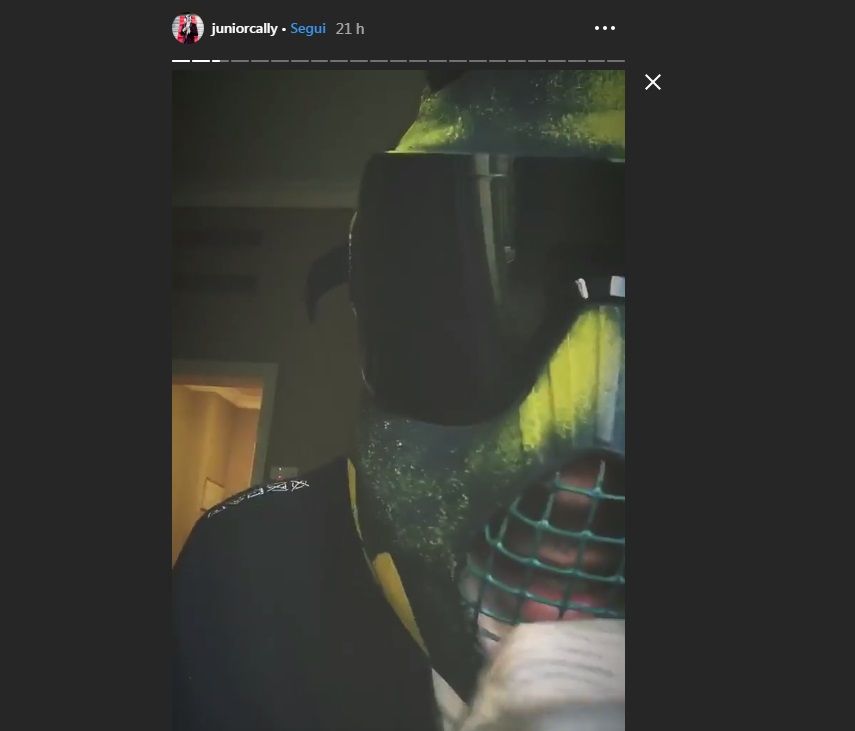 Junior Cally attacca BitchyF e i fan lo seguono con insulti omofobi article-post