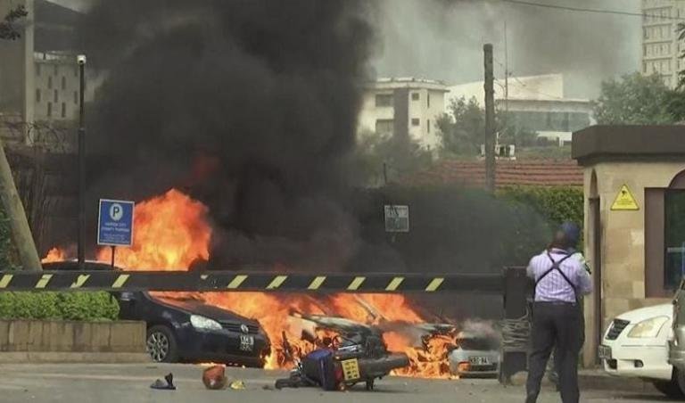 Attacco terroristico a Nairobi: 3 morti e diversi ostaggi