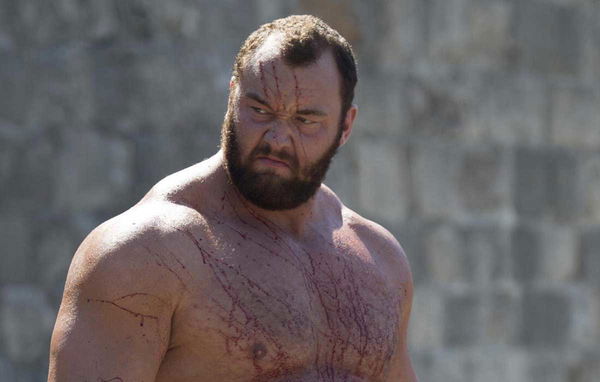Game of Thrones: La “Montagna” Hafþór Júlíus Björnsson è l’uomo più forte del mondo | VIDEO