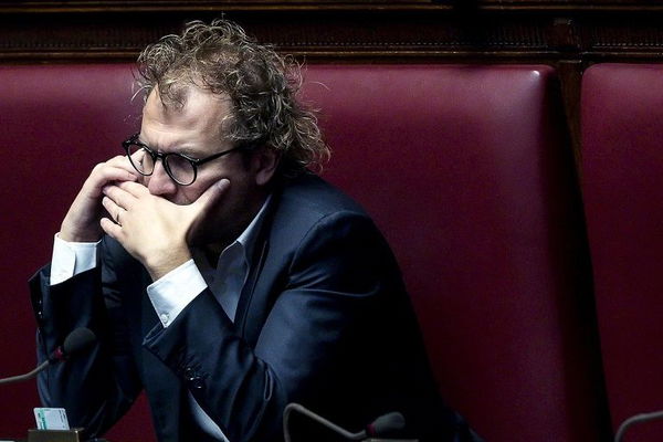 Il pm e l’incontro con Luca Lotti per favorire un socio di Tiziano Renzi