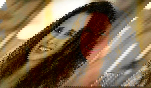 Quattro matrimoni e un Funerale: Andie MacDowell nel cast della serie Hulu