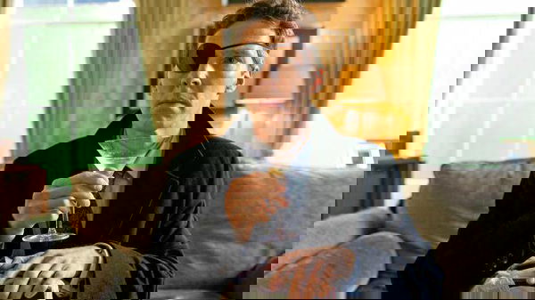 Patrick Melrose 1×01 – Recensione: Benedict Cumberbatch nella sua performance migliore