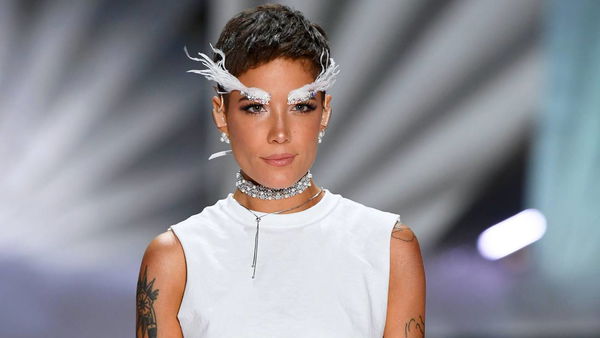 Halsey: la cantante risponde alle critiche “omofobe” sulla sua performance