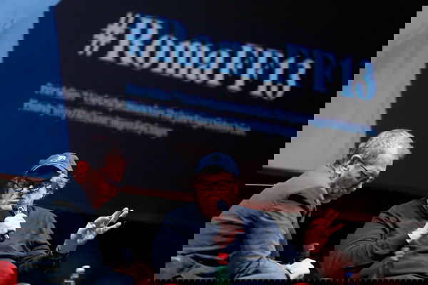 Michael Moore, incontro alla Festa del cinema di Roma “No Italy first, solo Italia! “