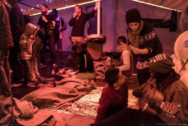 Non avete pietà nemmeno per questi 32: i medici preoccupati per i migranti sulla Sea Watch