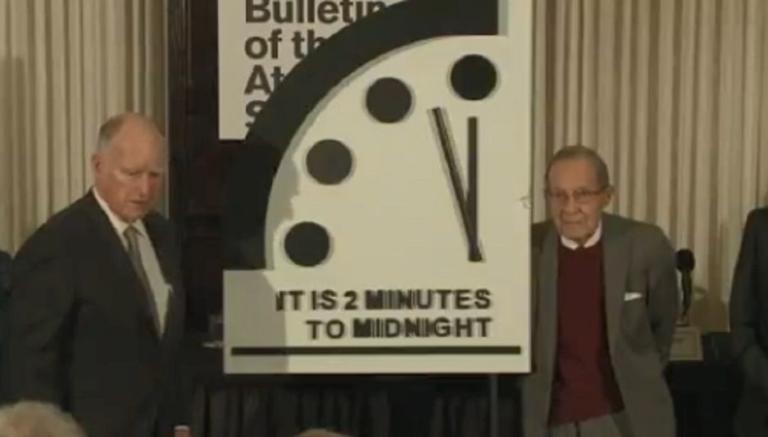 Il Doomsday Clock (l’orologio dell’Apocalisse) si è mosso: e promette male