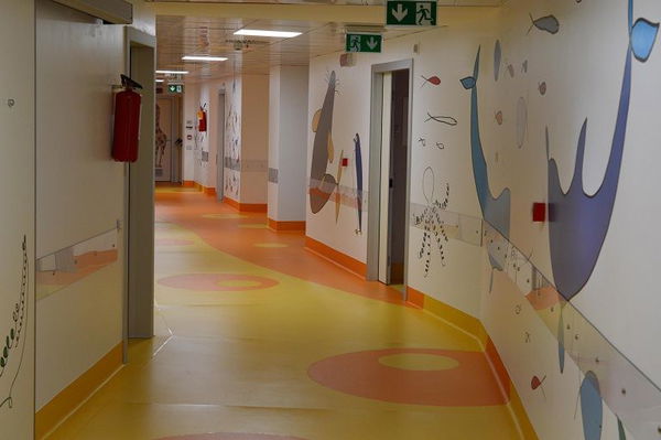 Lo straordinario intervento a Torino: una bimba di 3 anni mangia per la prima volta